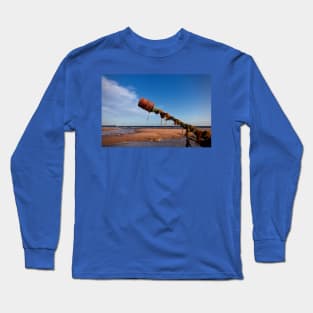 Broken groyne on Blyth beach Long Sleeve T-Shirt